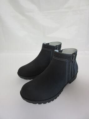 J Sport Women's Jenna Black Faux Suede 9M Side Zip Memory Foam Booties NEW